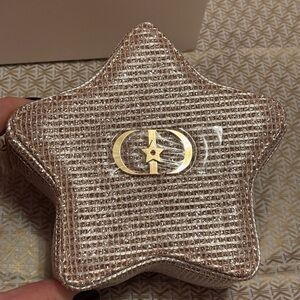 DIOR COSMETIC POUCH


Star-Shaped Gold and Tan Lurex Cosmetic Bag


NEW